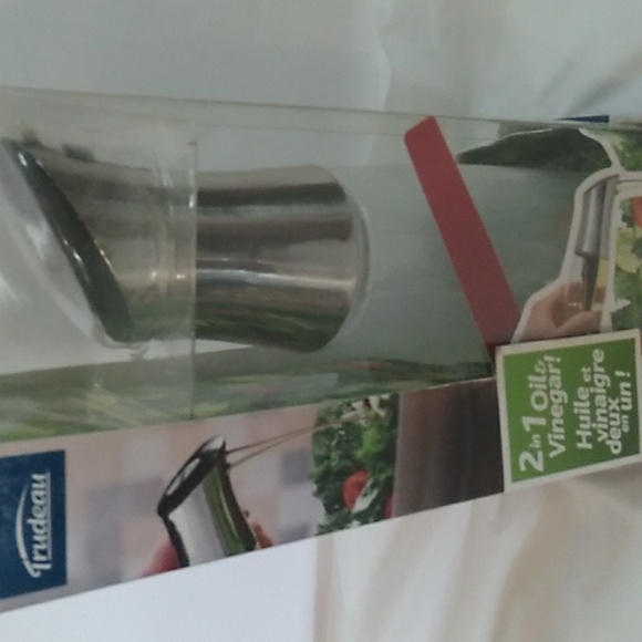 Trudeau 2 in 1 Oil & Vinegar - Picture 3 of 3